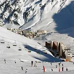 6 Pers. Face Aux Pistes, Balcon Sud, Tv, Cuisine Equipee, Ski-in/ski-out, - Fr-1-404-78
