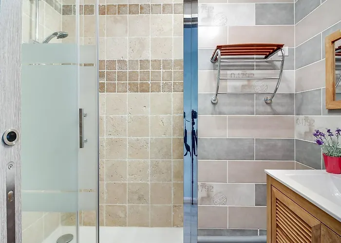 Apartment 6 Pers. Face Aux Pistes, Balcon Sud, Tv, Cuisine Equipee, Ski-in/ski-out, - Fr-1-404-78